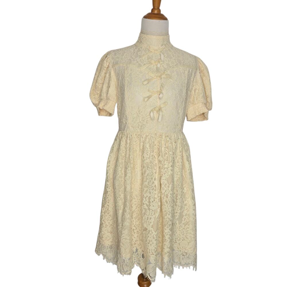 Ivy City Women Victorian Lace Dress High Neck Dainty Feminine Cream Bows Medium